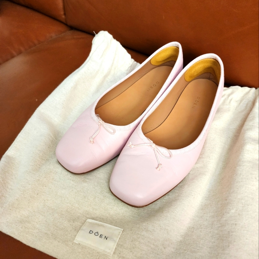 Doen Leather Ballerina Flats in Pink